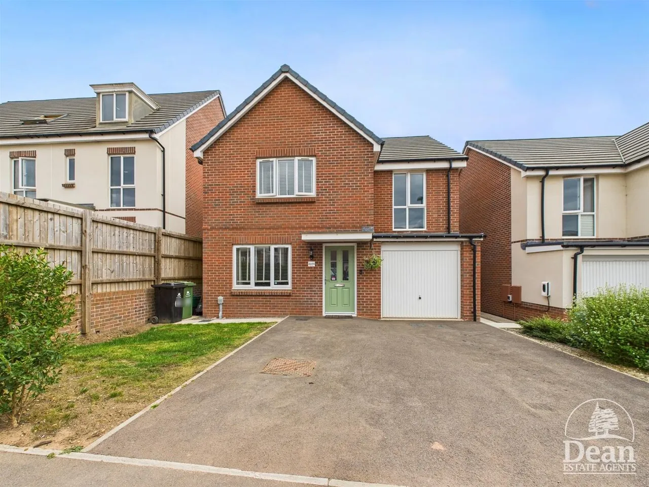 4 bed house for sale, Kingfisher Drive, Lydney, GL15
