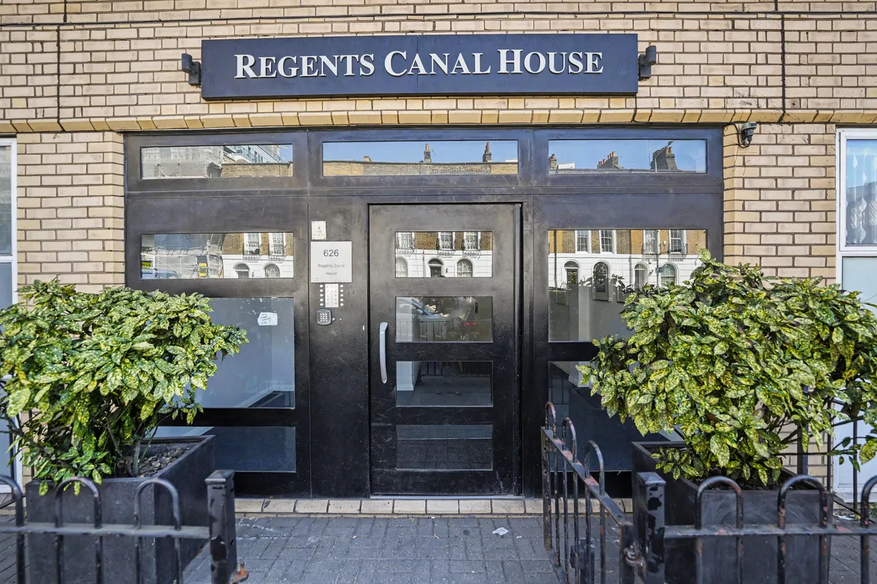 3 bed flat for sale, London, E14