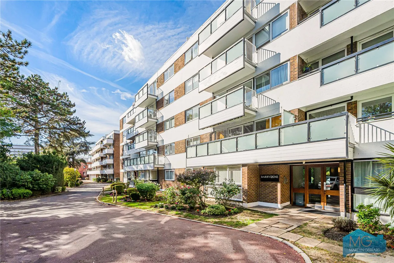 3 bed flat for sale, Oakleigh Road North, London, N20