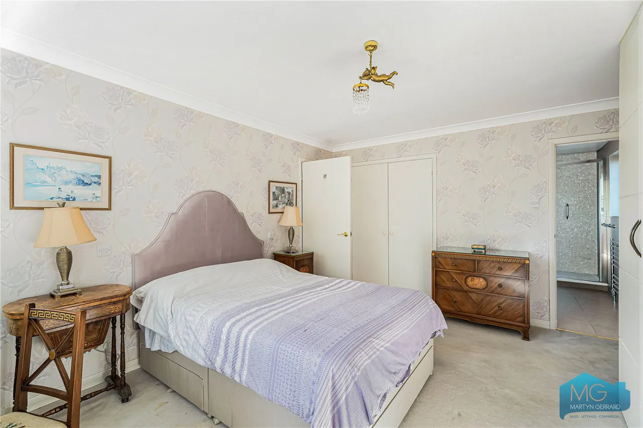 Oakleigh Road North, London, N20, photo 11