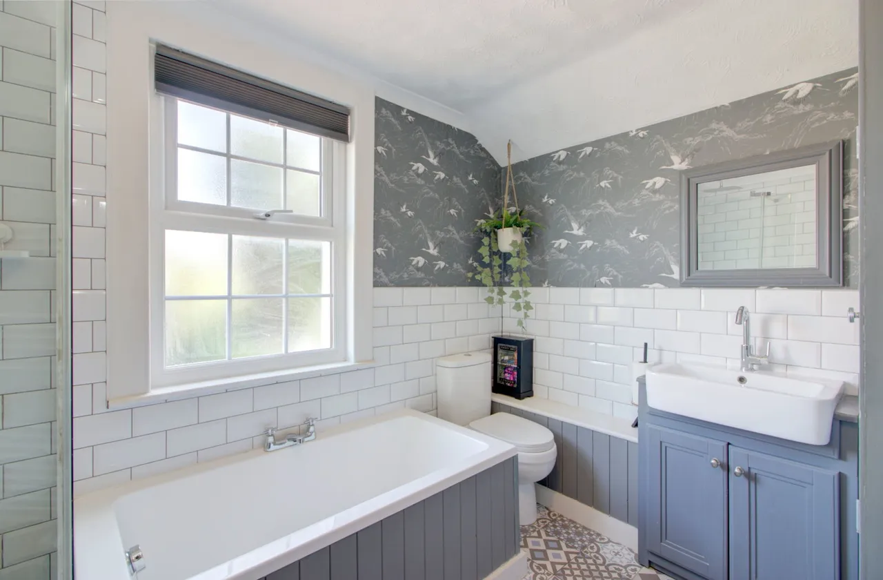 Snarlton Lane, Melksham, SN12, photo 11