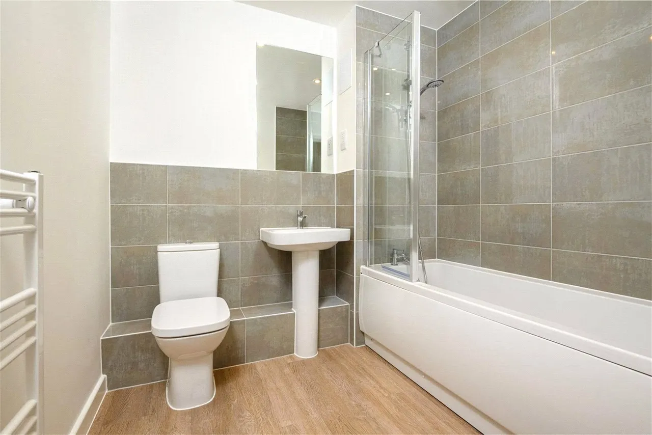 Station Avenue, Walton-On-Thames, KT12, photo 7