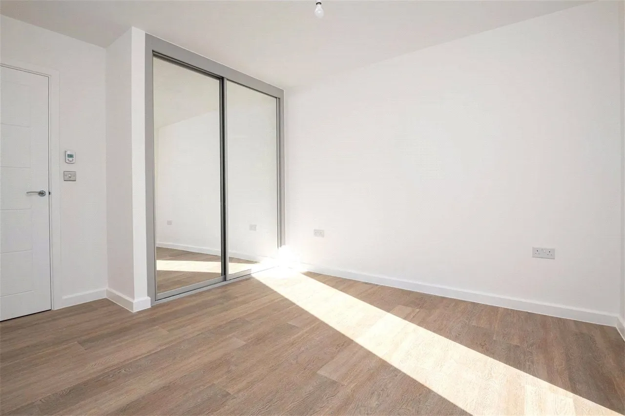 Station Avenue, Walton-On-Thames, KT12, photo 6