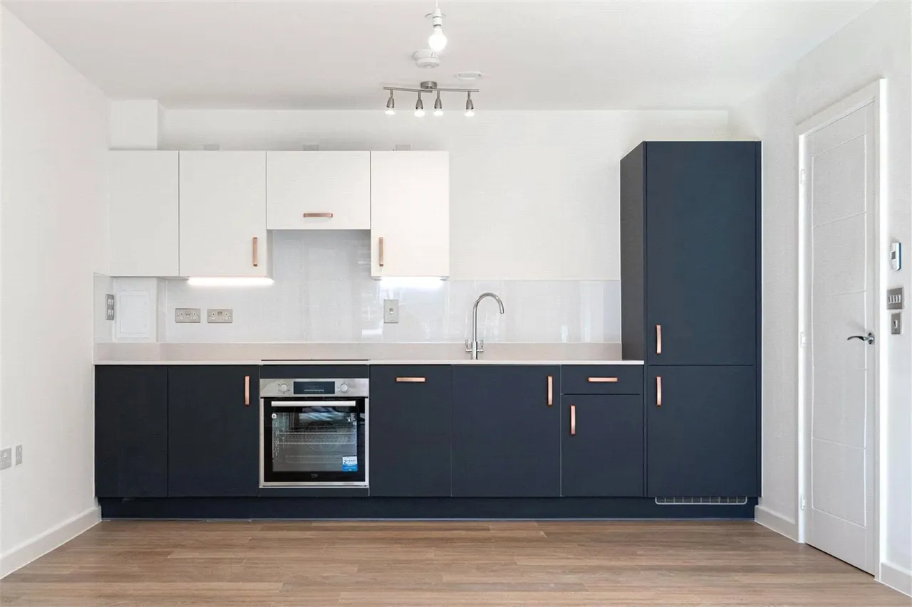 Station Avenue, Walton-On-Thames, KT12, photo 5