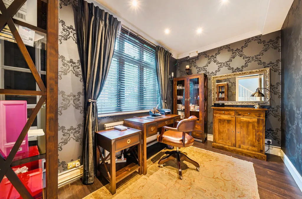 Warwick Road, Coulsdon, CR5, photo 8