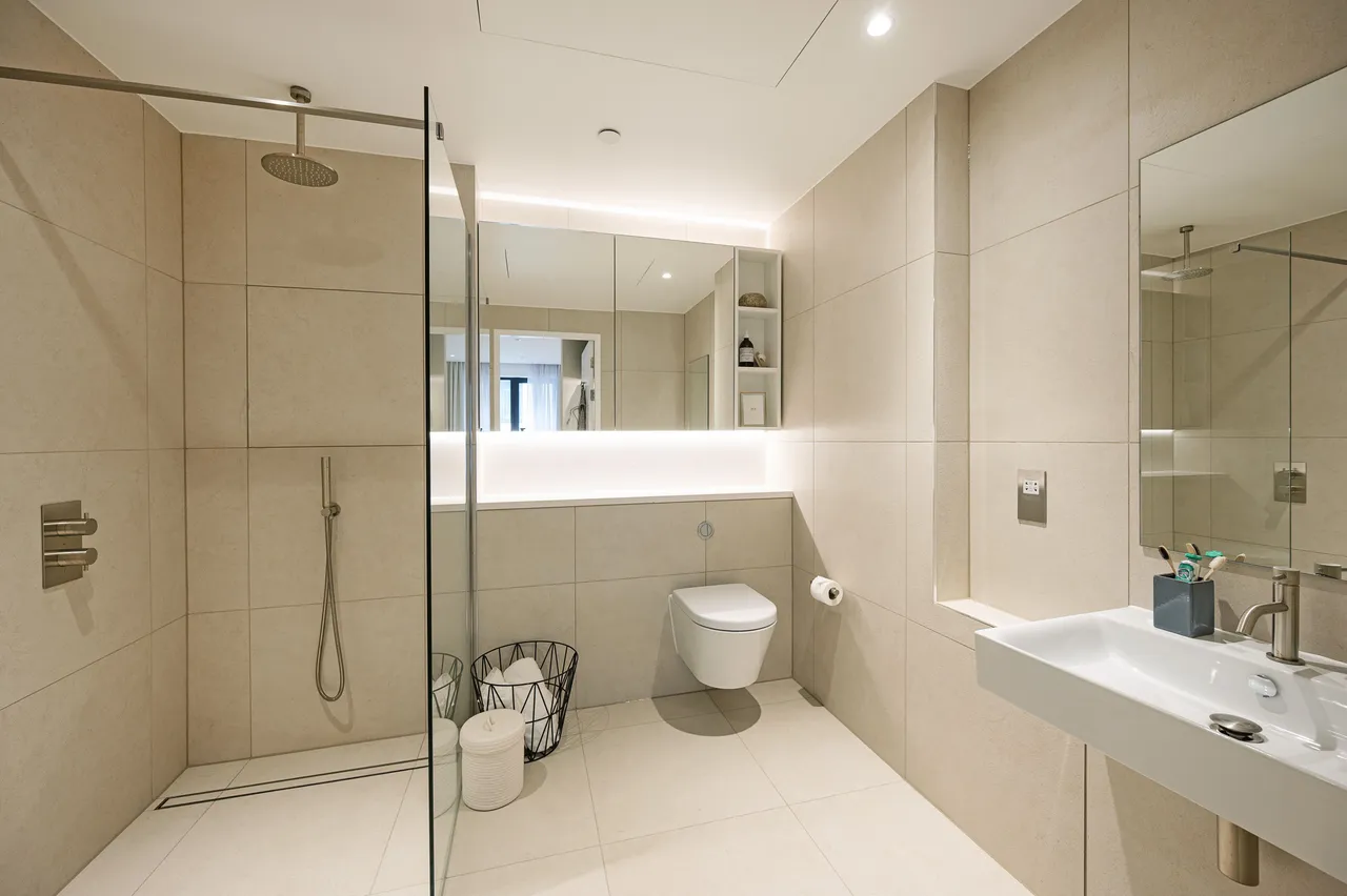 Flat 2401 Alma, 5 New Drum Street, London, photo 9