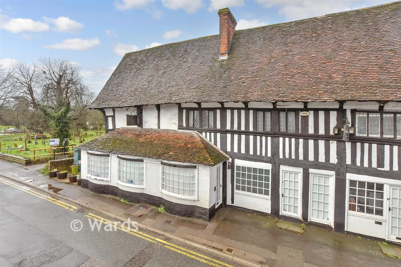 1 bed flat for sale, North Street, Headcorn, TN27