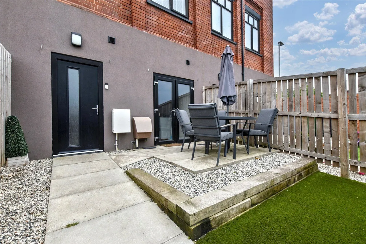 Sterling Rise, Morley, LS27, photo 12
