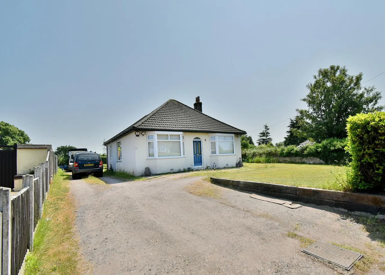 New Road, BH22, photo 18