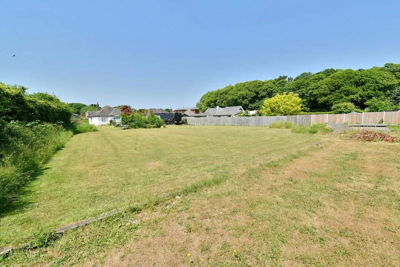 New Road, BH22, photo 14