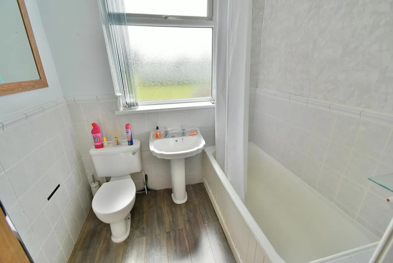 New Road, BH22, photo 12
