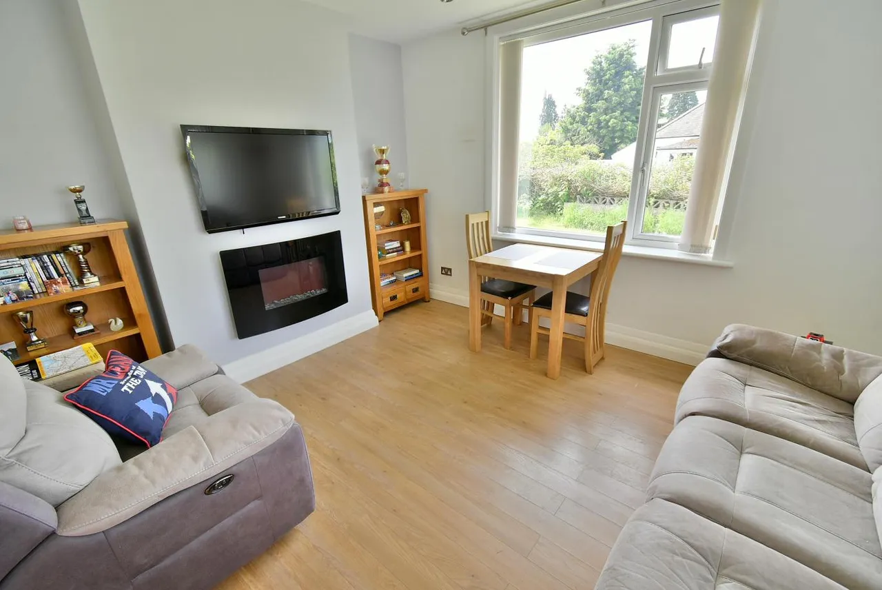 New Road, BH22, photo 8