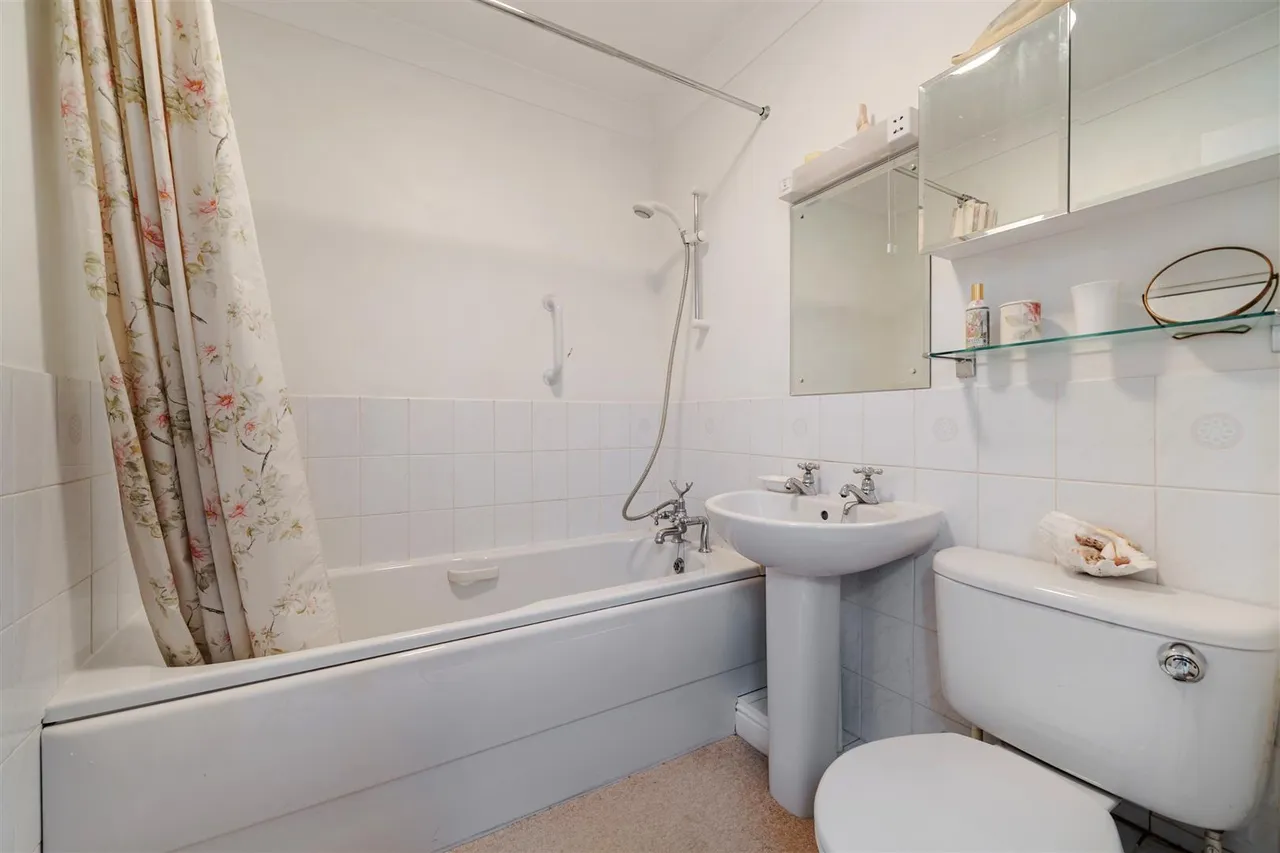 Gainsborough Mews, Titchfield, photo 15