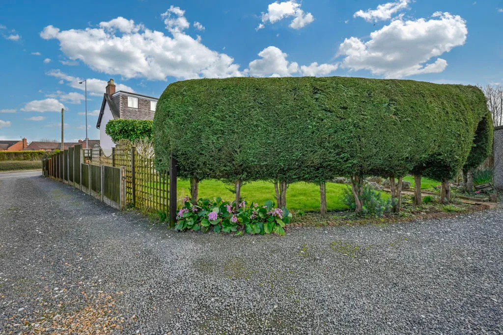 Walsall Road, Great Wyrley, WS6, photo 18