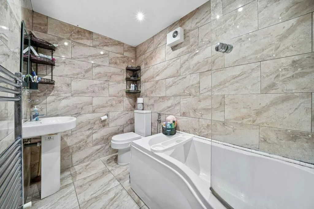 Hatherley Road, London, E17, photo 14
