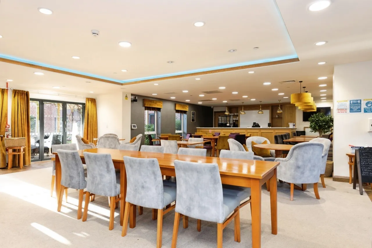 PARK GARDENS, Bath Road, Banbury, Oxfordshire, OX16, photo 11