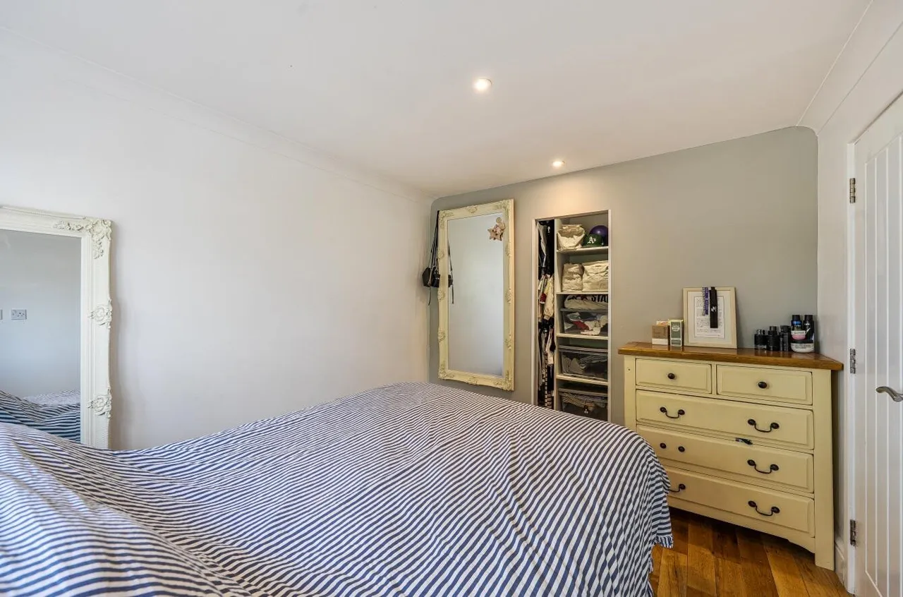 Neville Close, Banstead, SM7 2QZ, photo 11