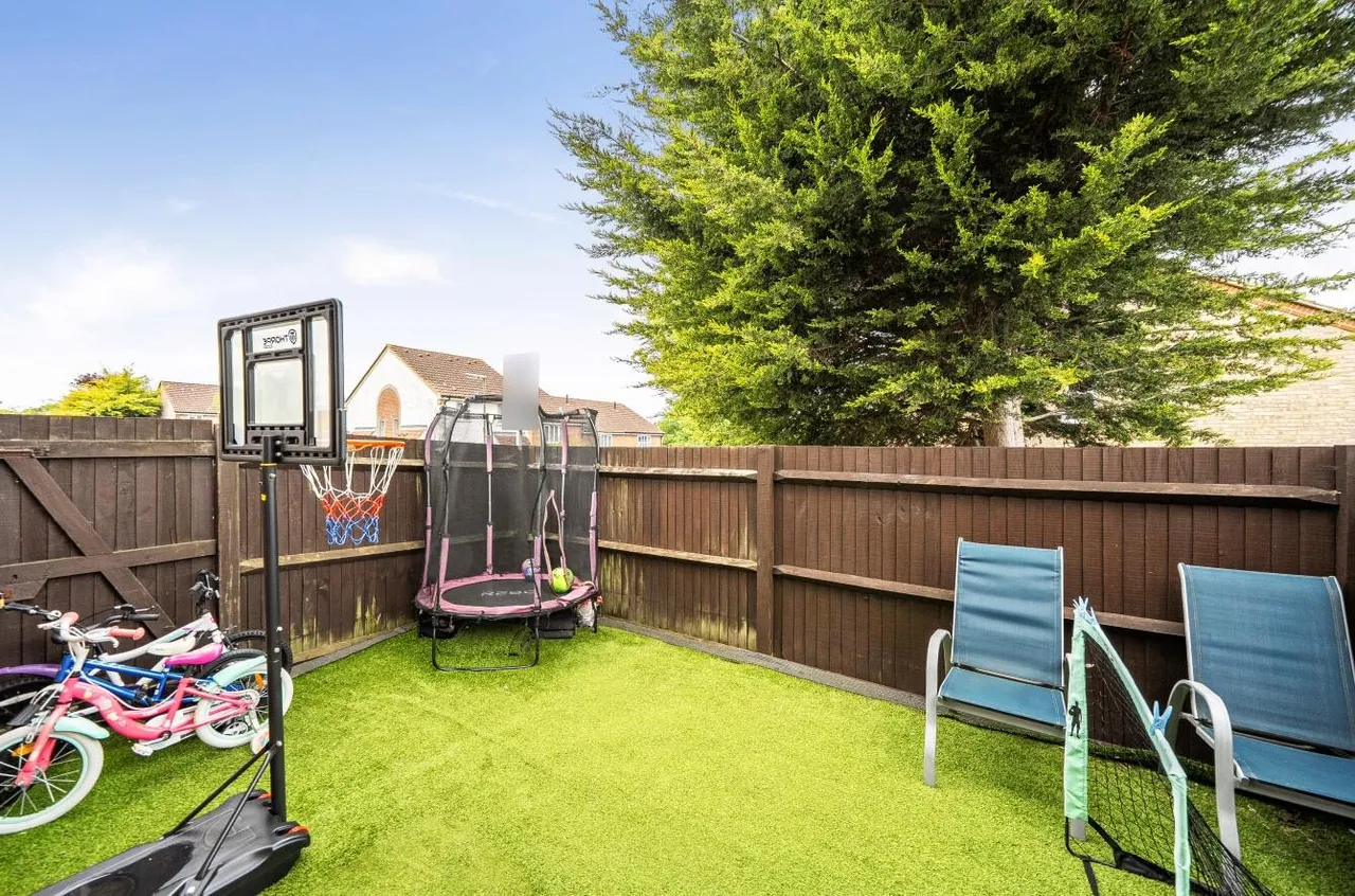Neville Close, Banstead, SM7 2QZ, photo 9