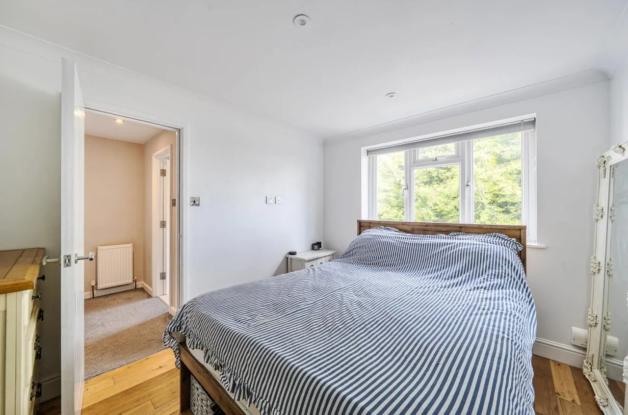 Neville Close, Banstead, SM7 2QZ, photo 12