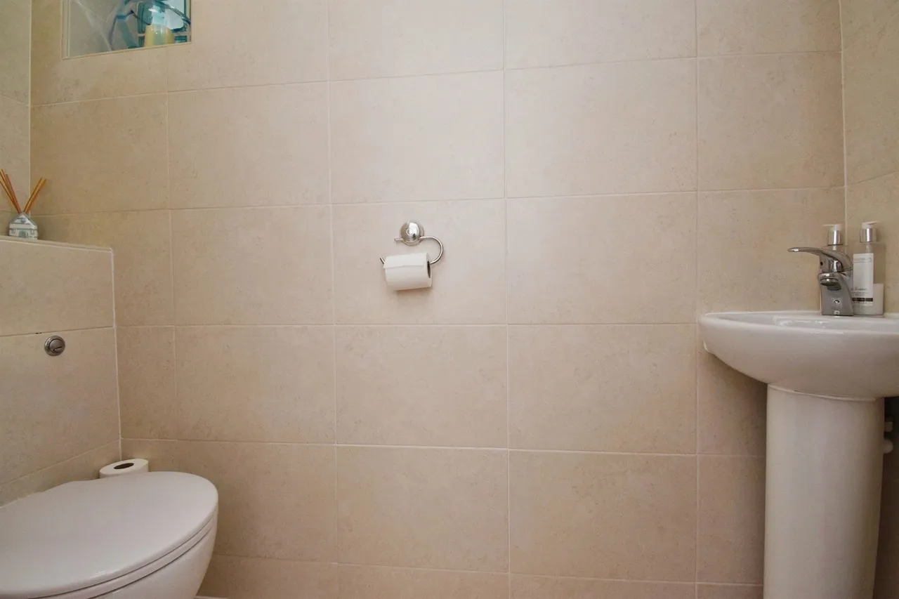 Hollies Way, Thurnby, LE7, photo 14
