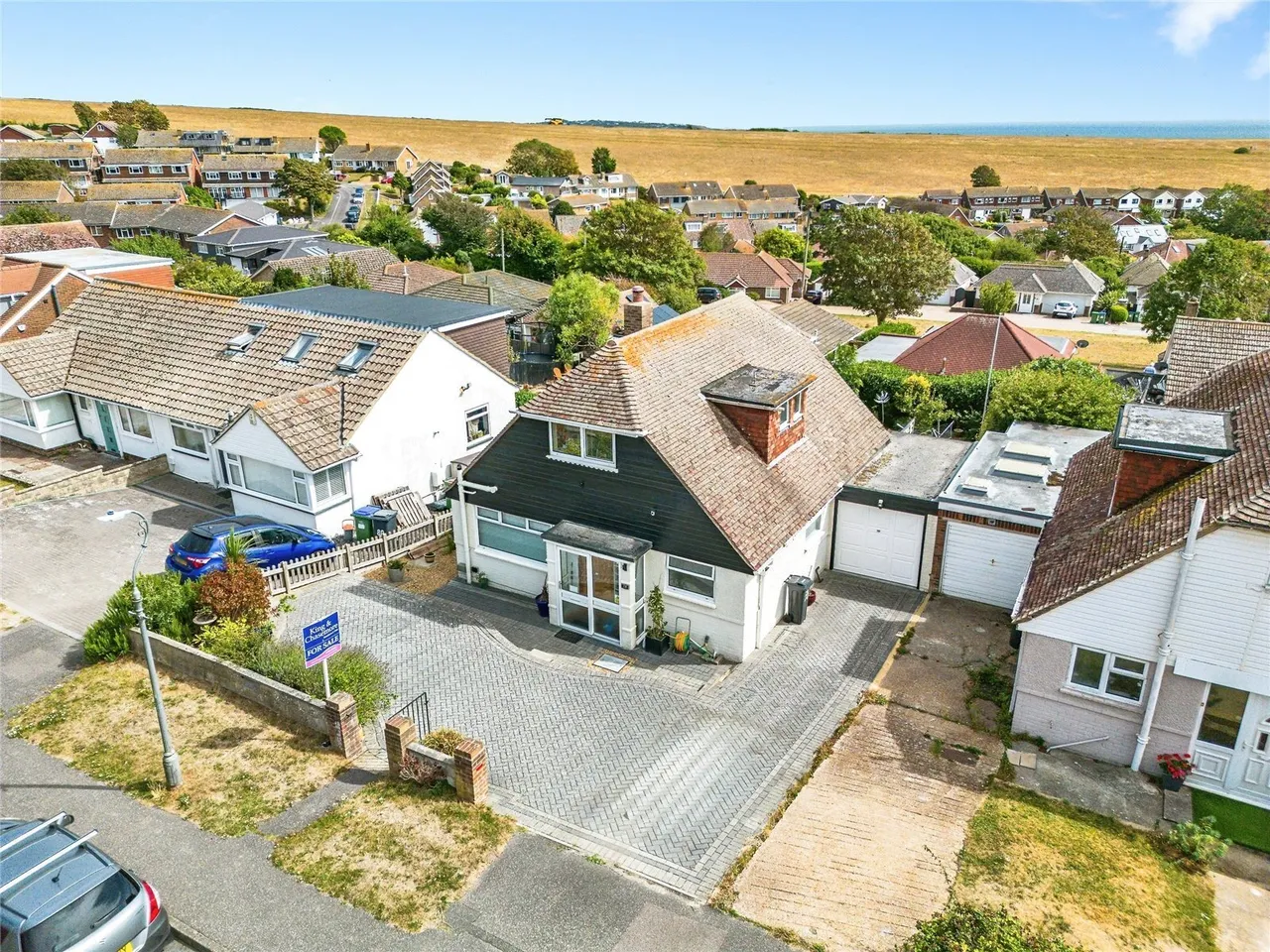 3 bed property for sale, Cissbury Crescent, Saltdean, BN2