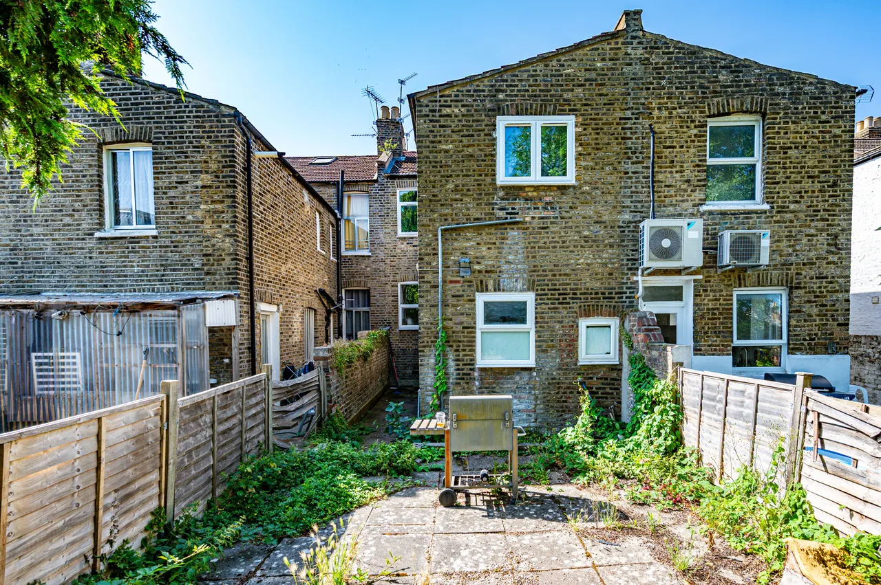 London, N4, photo 2