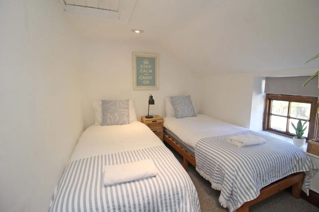 Traditional Brick and Flint Cottage i, photo 7