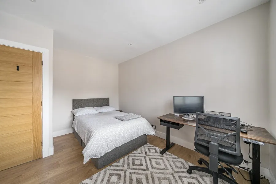 Lovelace Drive, Woking, GU22, photo 14