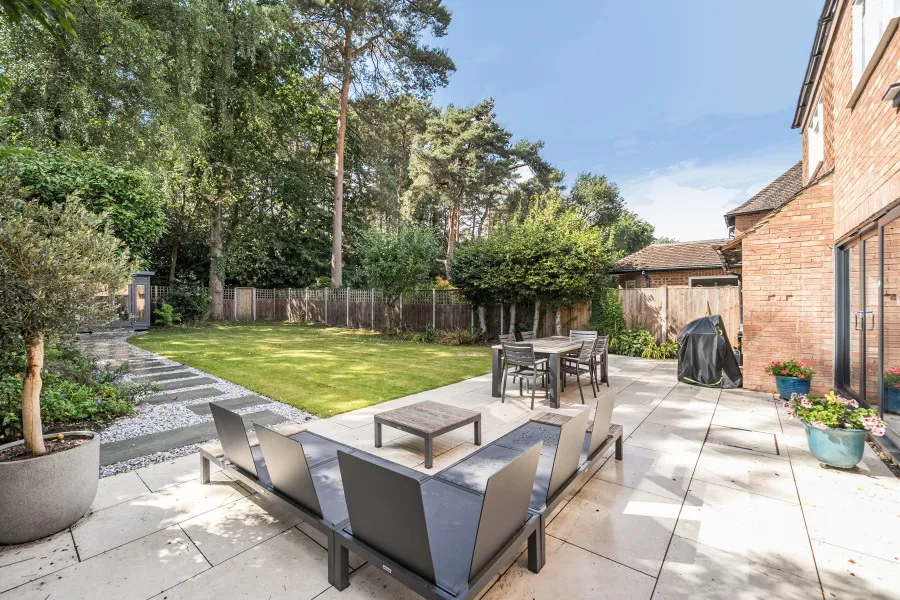 Lovelace Drive, Woking, GU22, photo 2