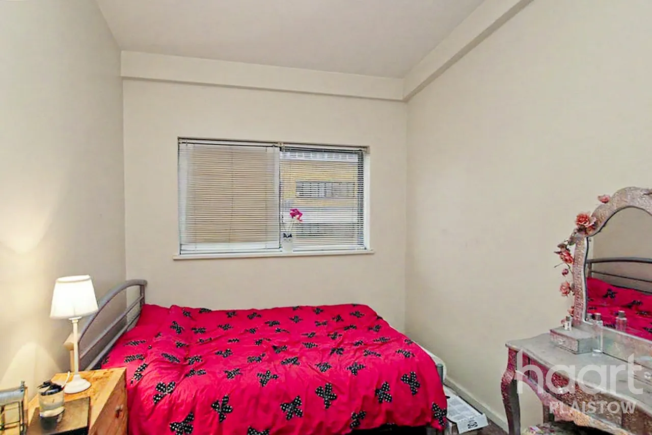 Barking Road, Plaistow, E13, photo 8