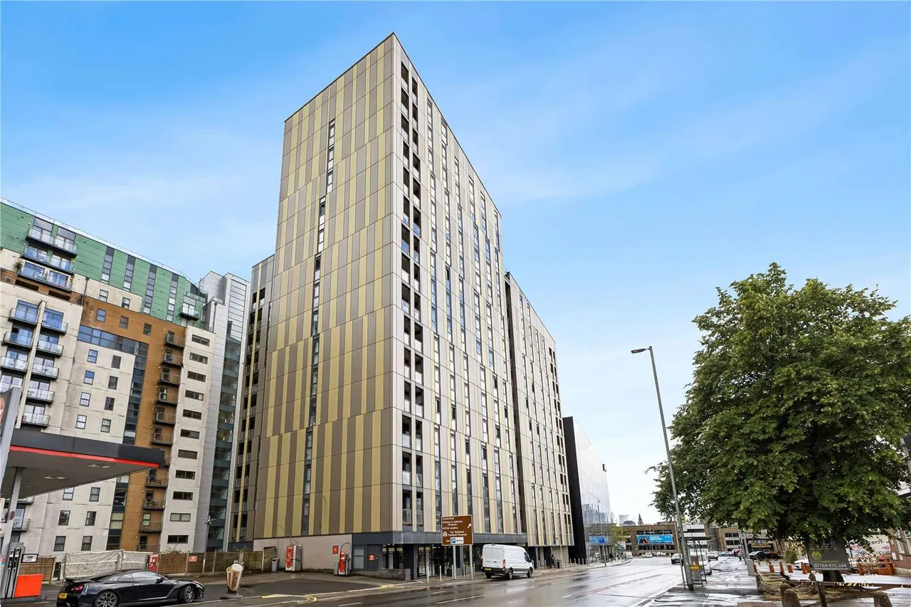 1 bed flat for sale — Hallmark Tower, 6 Cheetham Hill Road, Manchester, M4 4GA