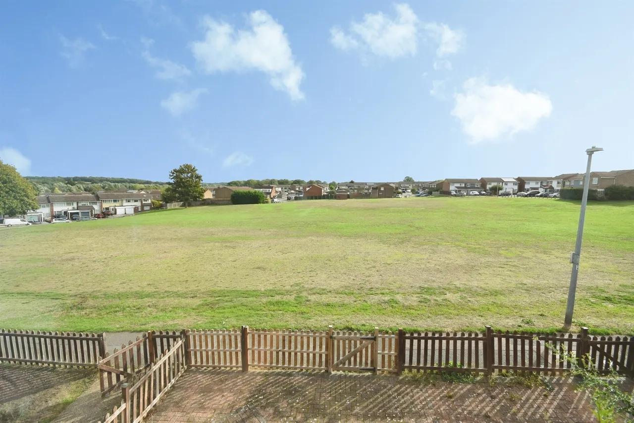 Edinburgh Gardens, Braintree, CM7, photo 14