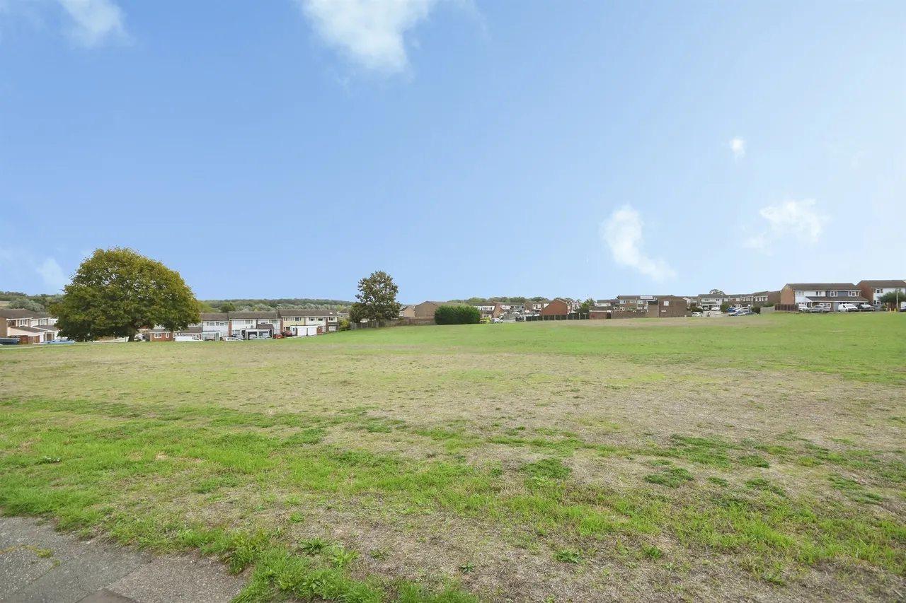 Edinburgh Gardens, Braintree, CM7, photo 15