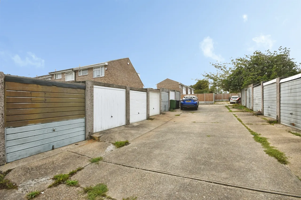 Edinburgh Gardens, Braintree, CM7, photo 13