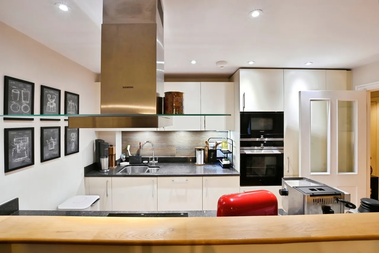 Kings Drive, Midhurst, GU29, photo 4