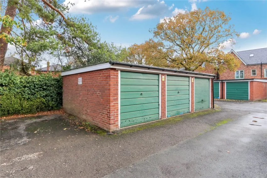 Cheadle Road, Cheadle Hulme, photo 10