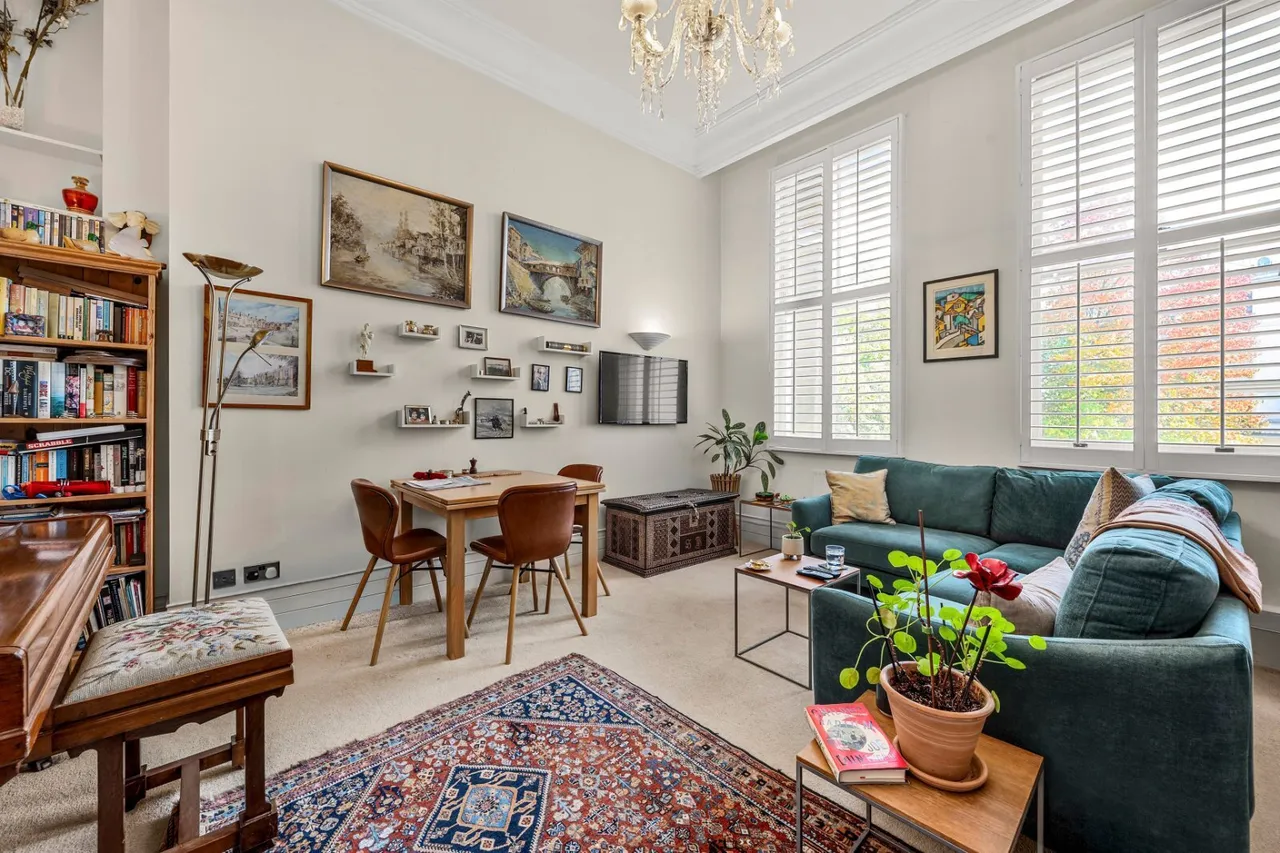 2 bed flat for sale, Clifton Gardens, London, W9