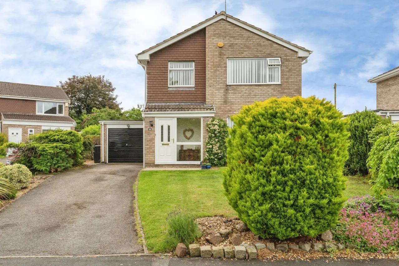 Moss Close, Willaston, CH64, photo 23