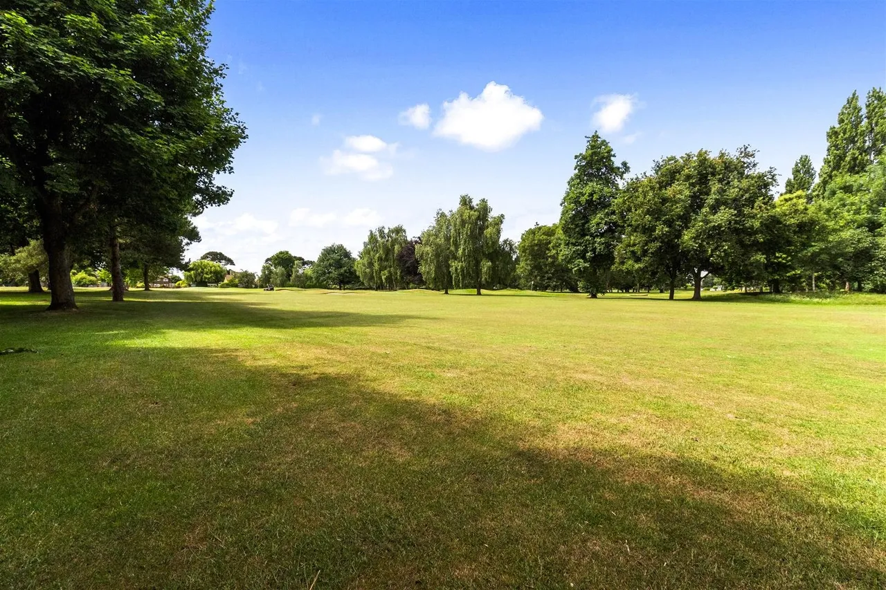North Drive, Angmering, Littlehampton, photo 36