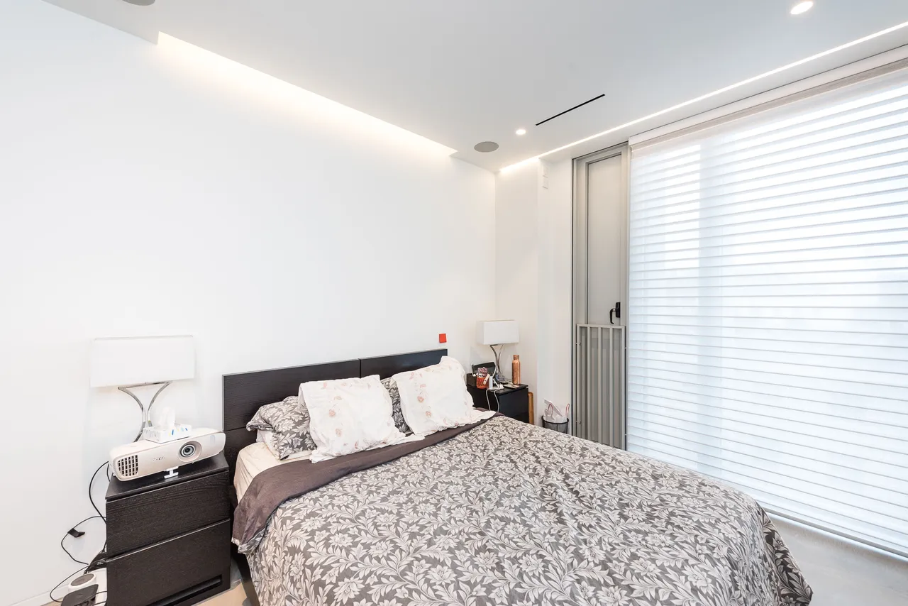 Apartment 04.03, The Nova Building, 75 Buckingham Palace Road, London, photo 3