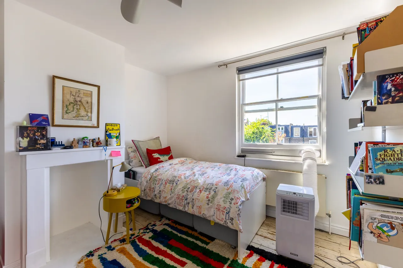Hammersmith Grove, London, W6, photo 12