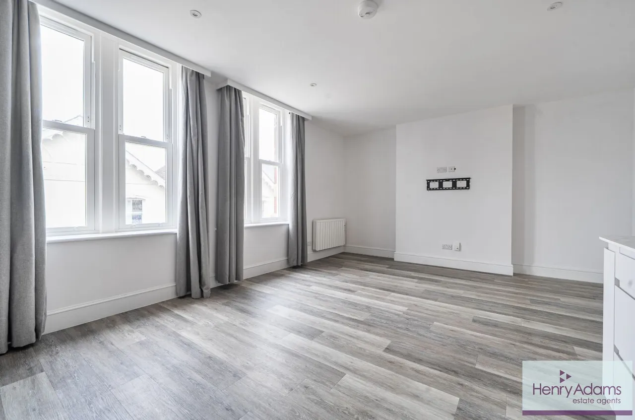 Chapel Street, Petersfield, GU32, photo 2