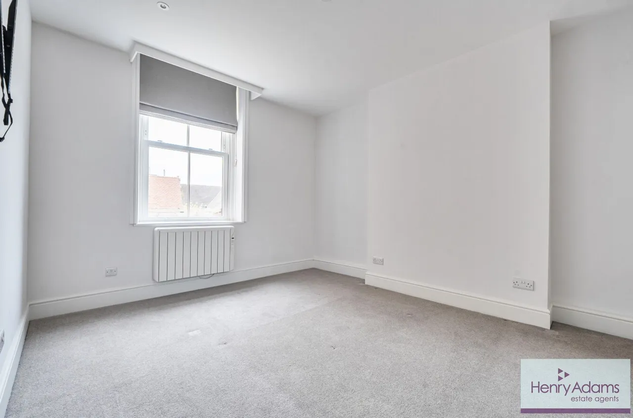 Chapel Street, Petersfield, GU32, photo 8
