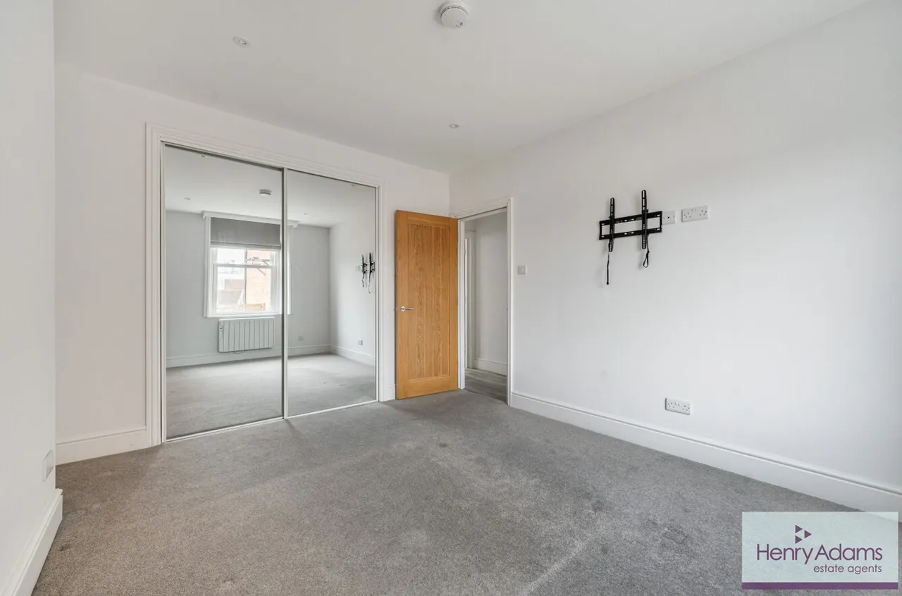 Chapel Street, Petersfield, GU32, photo 7
