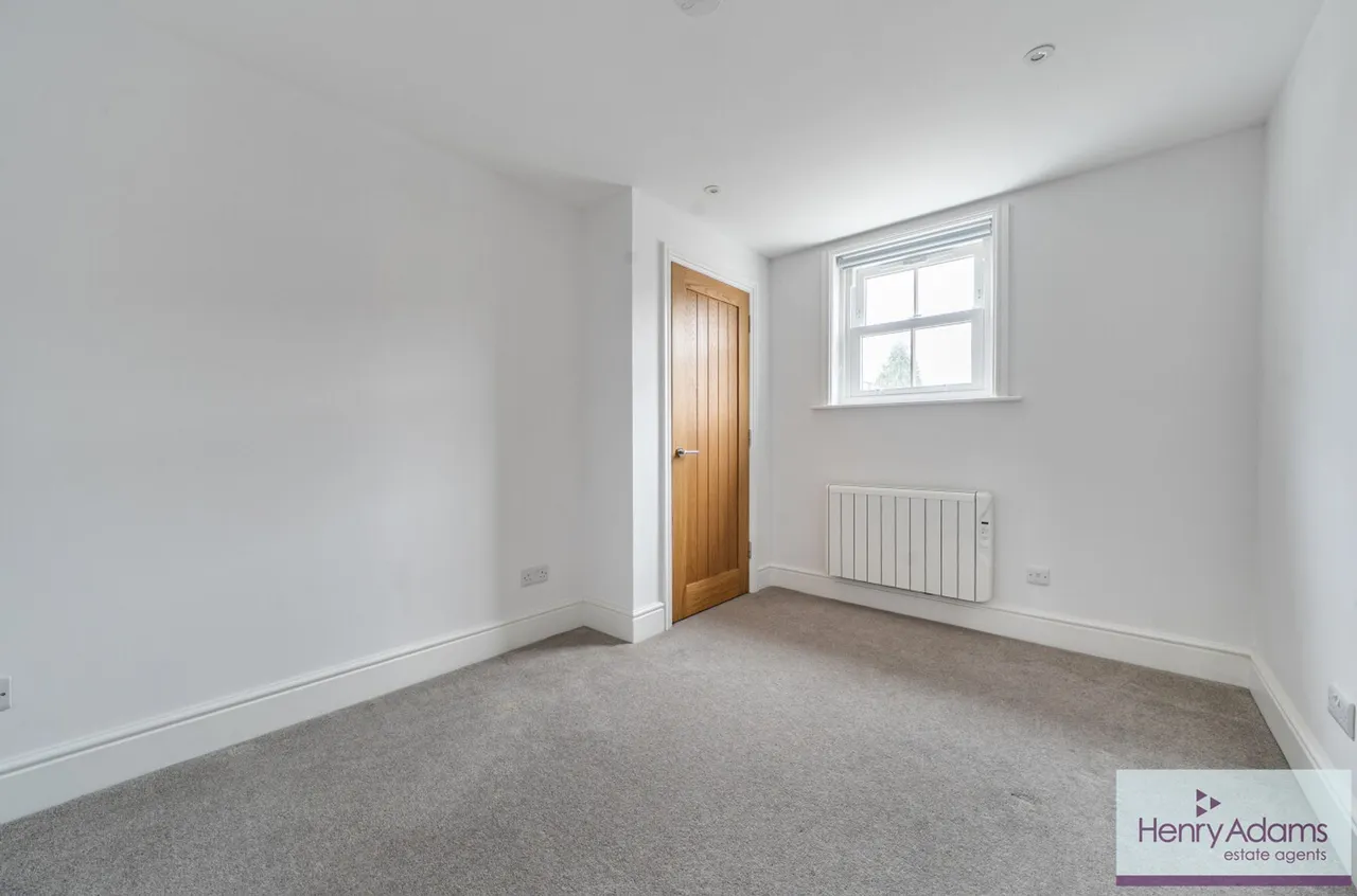 Chapel Street, Petersfield, GU32, photo 9