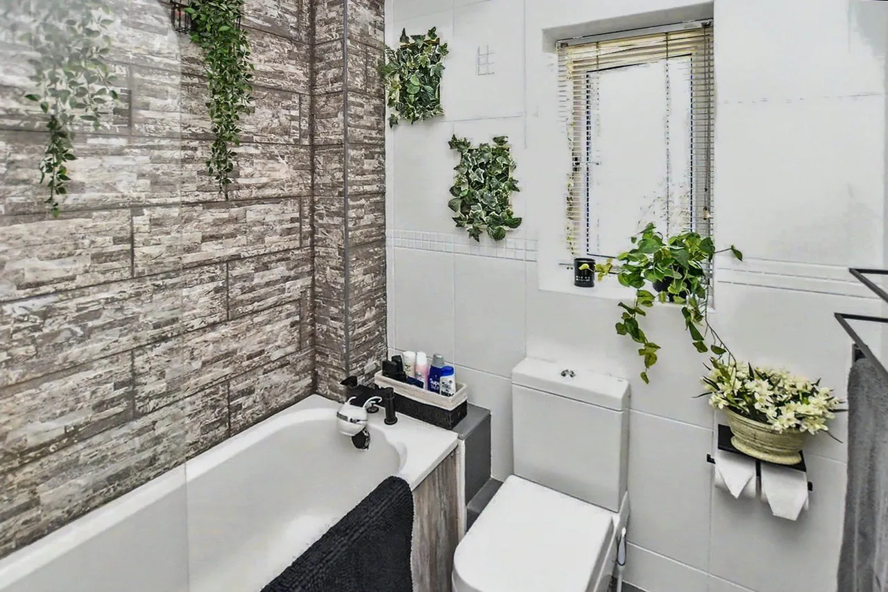 Birchfields Rise, Leeds, LS14, photo 6