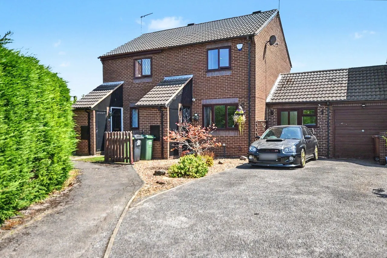 2 bed house for sale, Birchfields Rise, Leeds, LS14