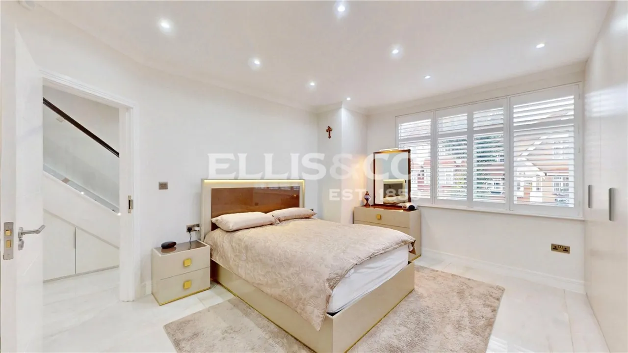 Bowrons Avenue, Wembley, HA0, photo 2