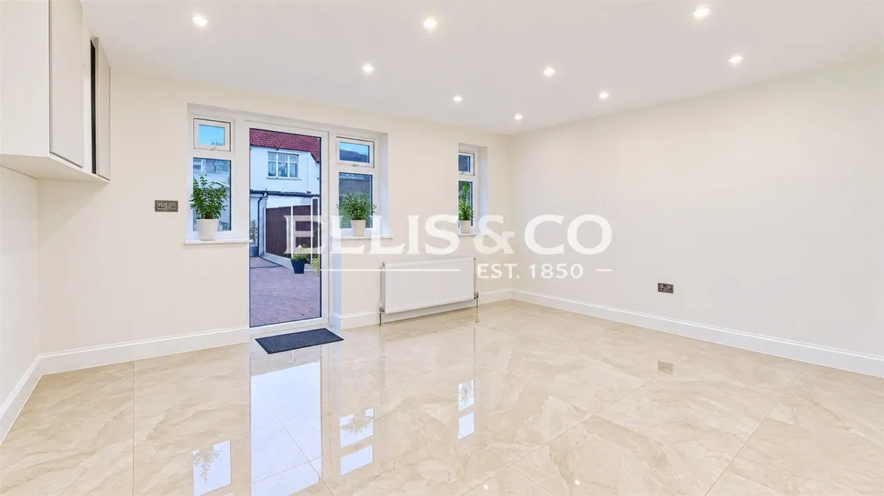 Bowrons Avenue, Wembley, HA0, photo 21