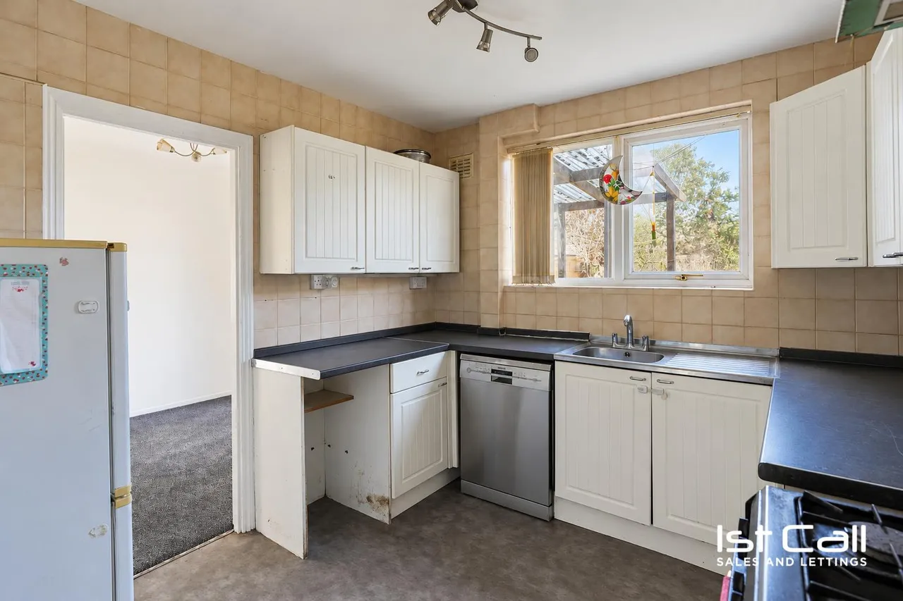 Harridge Close, Leigh-On-Sea, photo 8